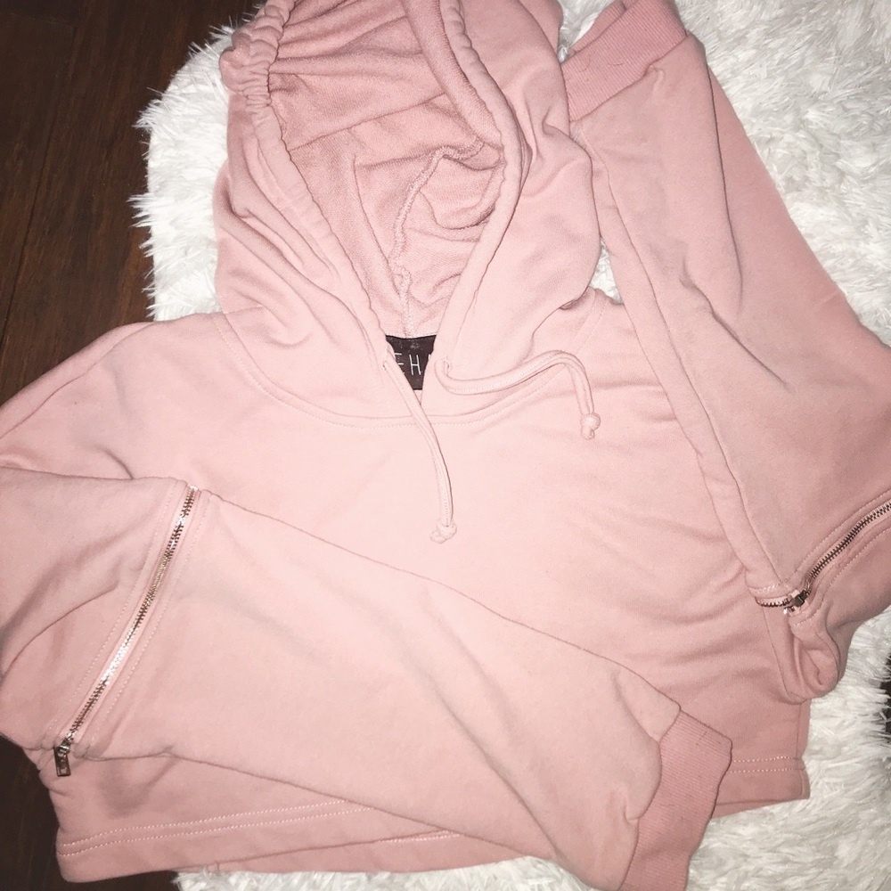 pink crop hoodie w zipper sleeves